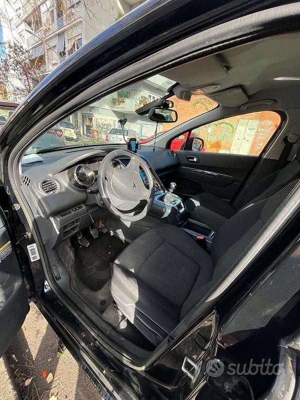Usata Peugeot 5008 Business-Line 150 CV (110 kW) 2012 Nero Monovolume