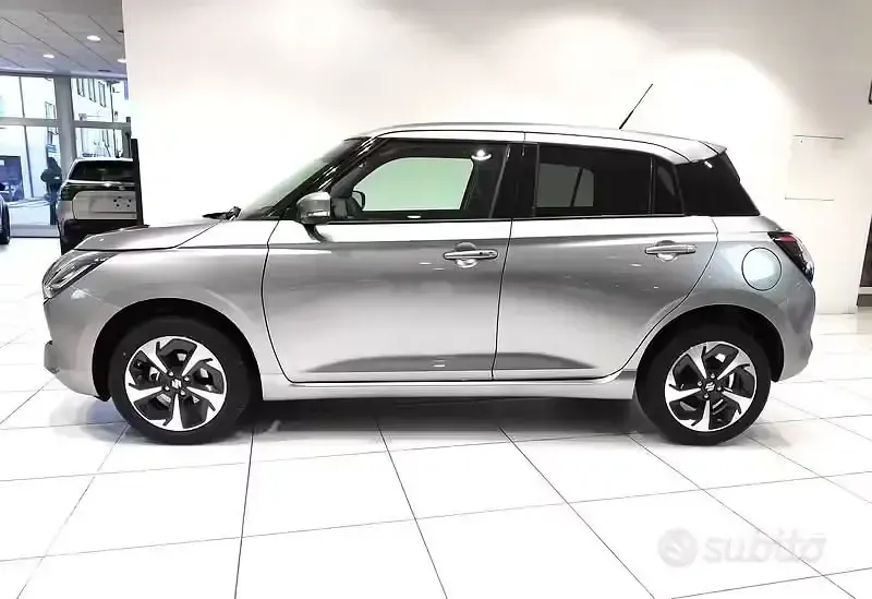 Nuova Suzuki Swift 83 CV (61 kW) 2026 Grigio Utilitaria