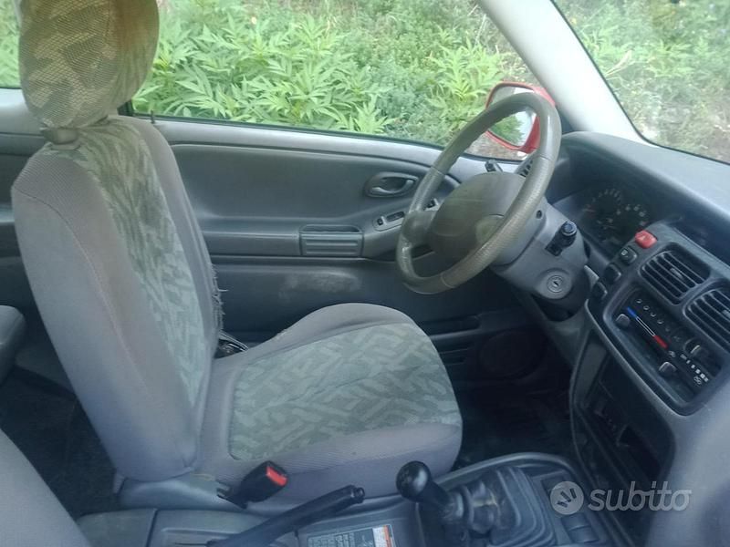 Usata Suzuki Vitara 94 CV (69 kW) 2000 Rosso SUV