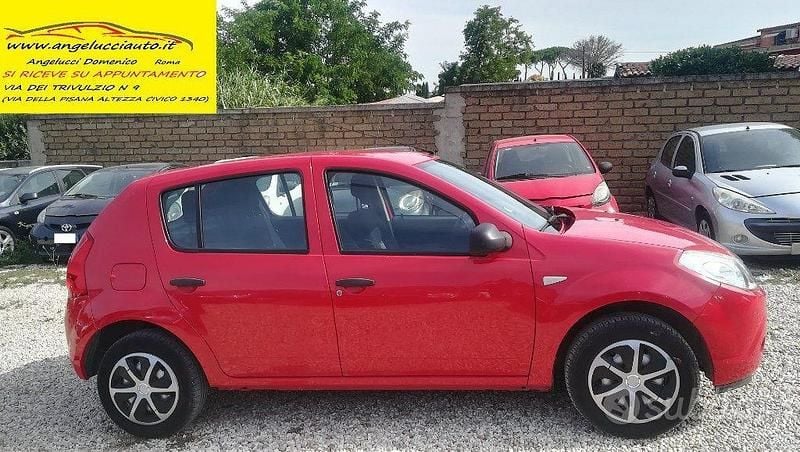 Usata Dacia Sandero 74 CV (54 kW) 2010 Rosso Berlina
