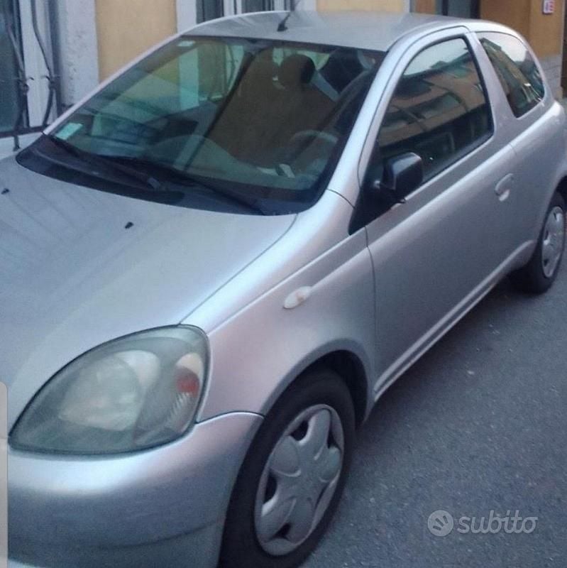 Usata Toyota Yaris 2002 Berlina