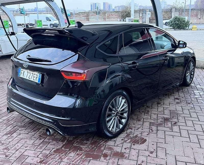 Usata Ford Focus ST-Line 120 CV (88 kW) 2017 Berlina