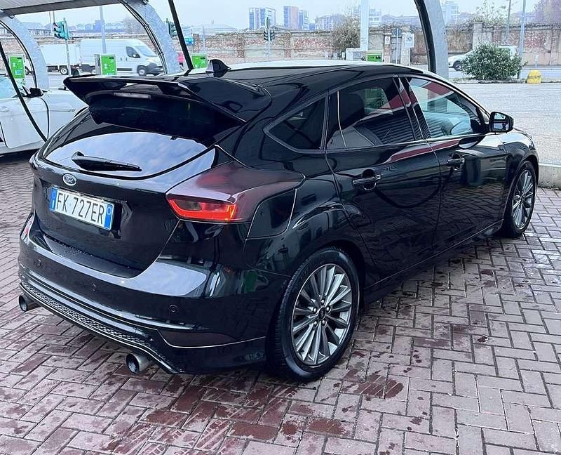 Usata 2017 Ford Focus ST-Line Berlina | 9900 € (Cara) - Immagine 1/4
