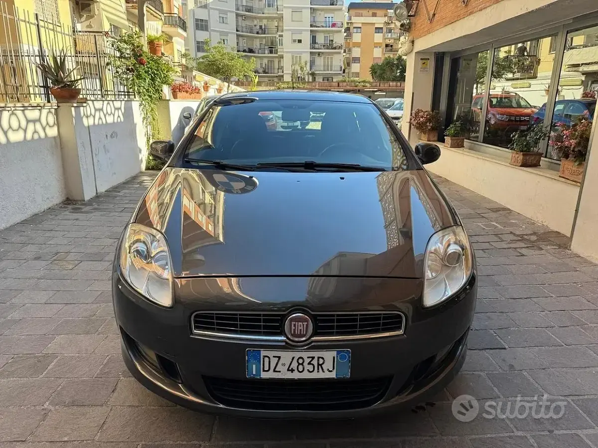 Usata Fiat Bravo 90 CV (66 kW) 2010 Marrone Utilitaria