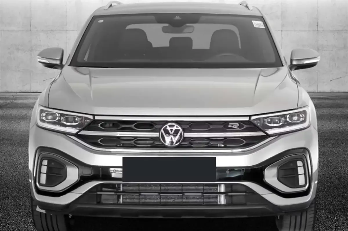 Usata VW T-Roc R-line 150 CV (110 kW) 2023 Argento SUV