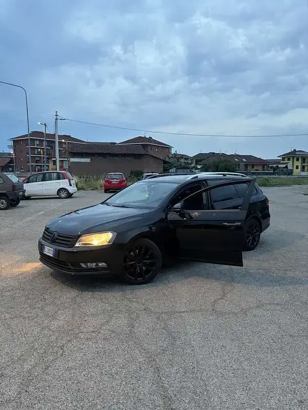 Usata VW Passat Highline 140 CV (102 kW) 2011 Nero Station wagon