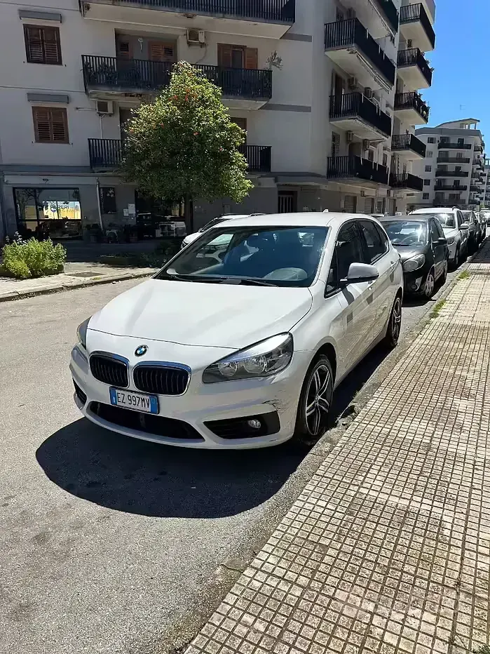 Usata BMW 218 Sport Line 150 CV (110 kW) 2015 Bianco Monovolume