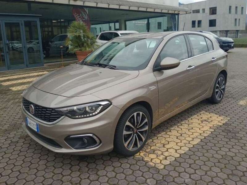 Beige Usata 2019 Fiat Tipo Lounge Tre volumi | 12.500 € (Molto cara) - Immagine 1/4
