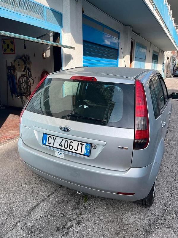 Usata Ford Fiesta 2005 Utilitaria