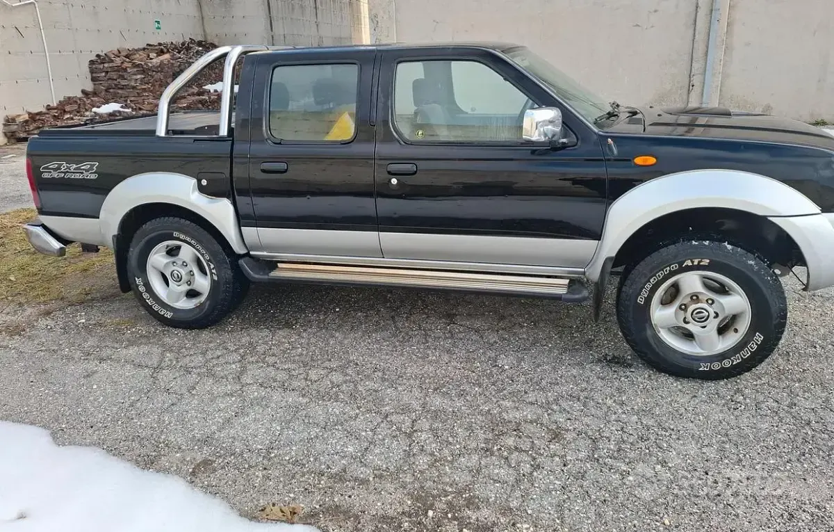 Usata Nissan Navara 133 CV (97 kW) 2004 Pick-up