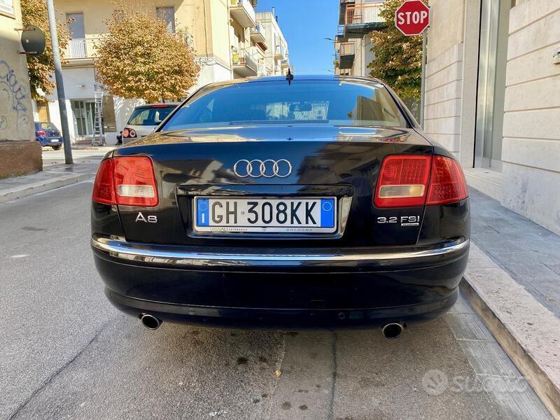 Usato 2006 Audi A8 3.1 Benzin 260 CV (5.990 €)
