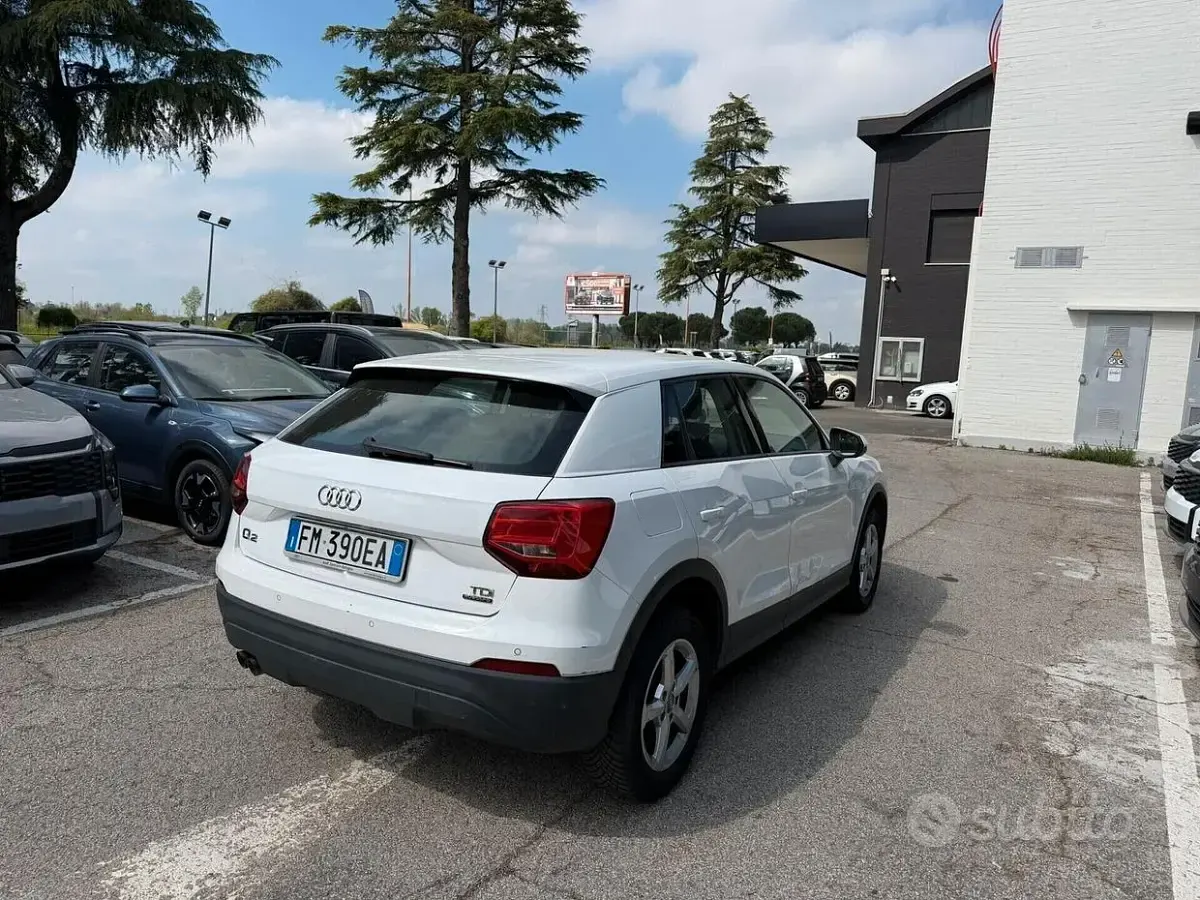 Usata Audi Q2 Business 150 CV (110 kW) 2017 Bianco SUV