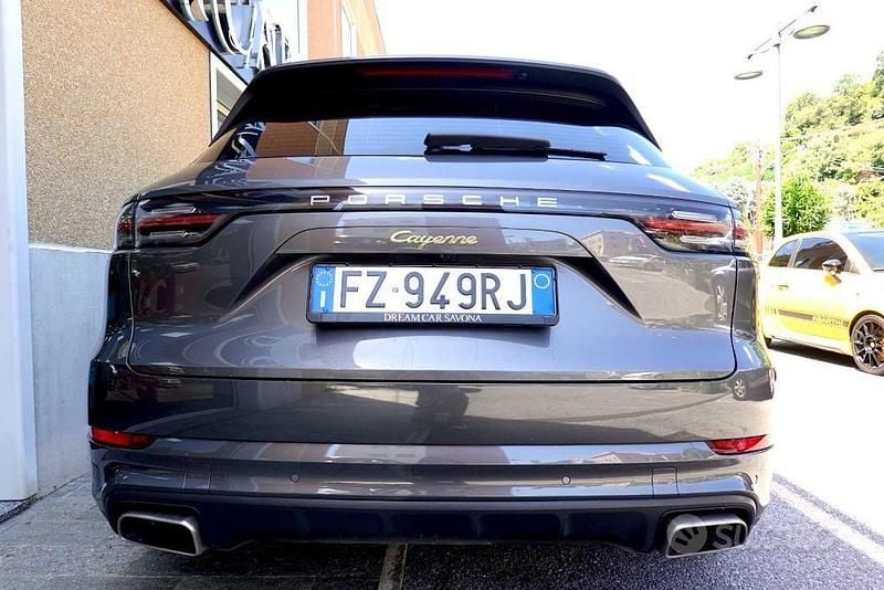 Usata Porsche Cayenne 462 CV (339 kW) 2019 Antracite pastello SUV