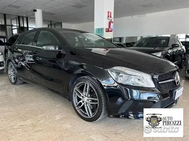 Usata Mercedes A160 102 CV (75 kW) 2017 Nero Utilitaria