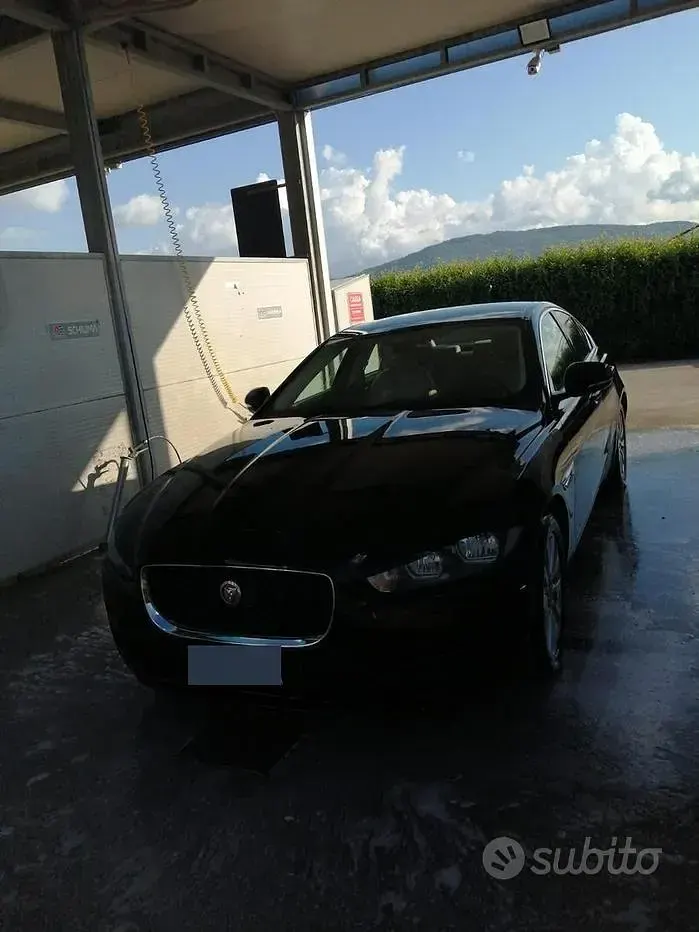 Usata Jaguar XE 180 CV (132 kW) 2016 Nero Berlina