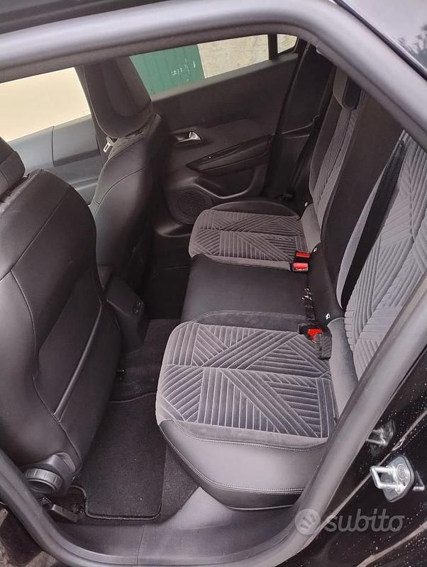 Usata Lancia Ypsilon 101 CV (74 kW) 2024 Nero Utilitaria