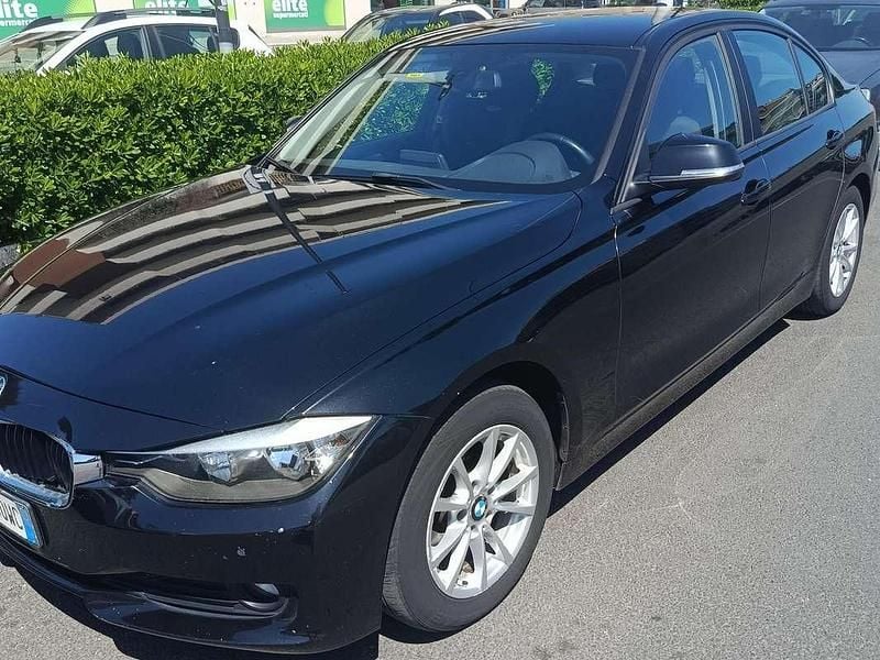 Usata BMW 318 143 CV (105 kW) 2014 Nero Berlina