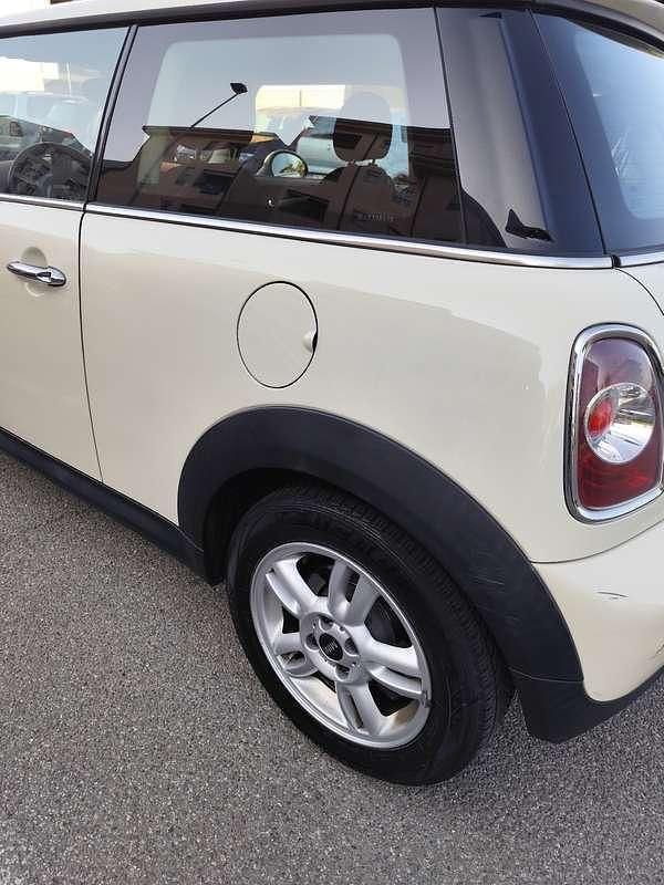 Usata Mini ONE 75 CV (55 kW) 2011 Utilitaria