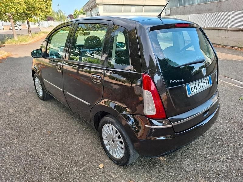 Usata Lancia Musa 78 CV (57 kW) 2011 Nero Monovolume