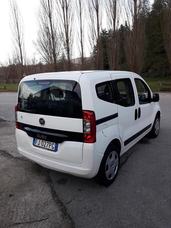 Usata Fiat Qubo Trekking 69 CV (50 kW) 2017 Bianco Monovolume