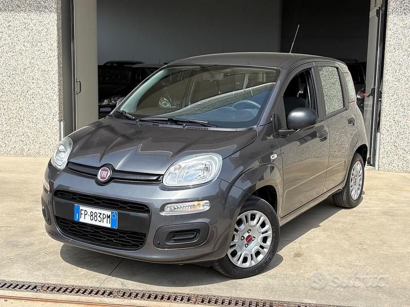 Usata Fiat Panda Lounge 69 CV (50 kW) 2018 Grigio Utilitaria