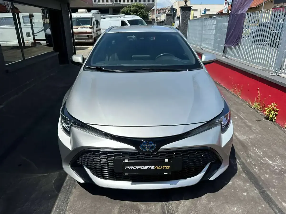Usata Toyota Corolla Business Edition 98 CV (72 kW) 2020 Argento Station wagon