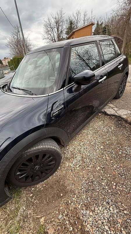 Begagnad Mini ONE 102 HK (75 kW) 2021 Blå Halvkombi