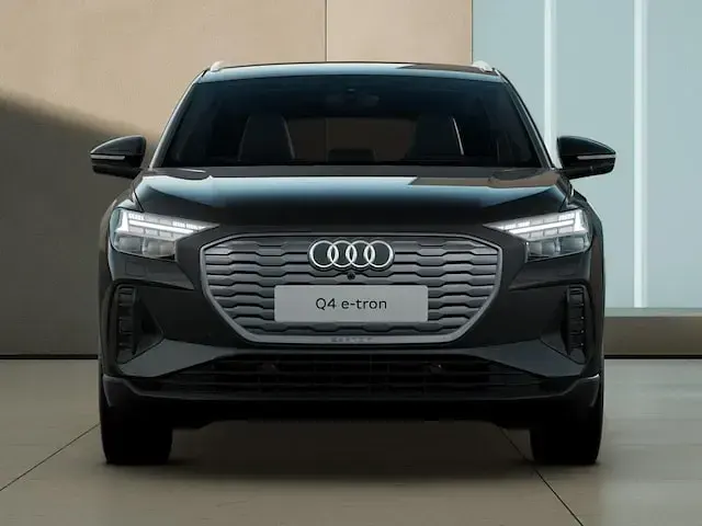 Nuova Audi Q4 e-tron Ambiente 150 kW (204 CV) 2026 Nero mythos metallizzato SUV