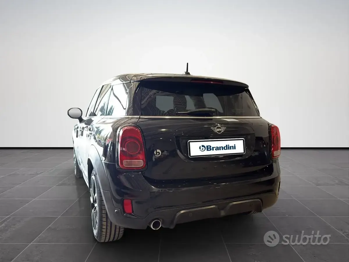Second-hand Mini Cooper D Countryman Hype 150 CP (110 kW) 2020 Negru SUV