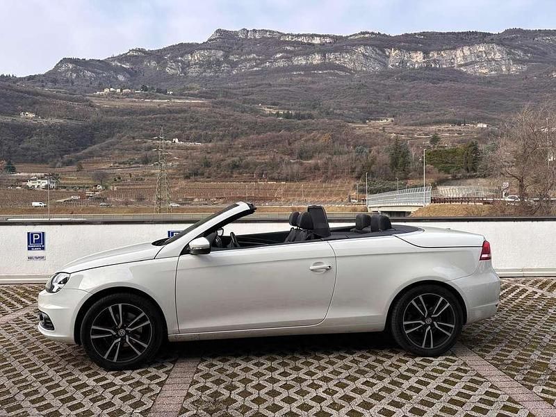 Usata VW Eos 122 CV (89 kW) 2013 Bianco Cabrio