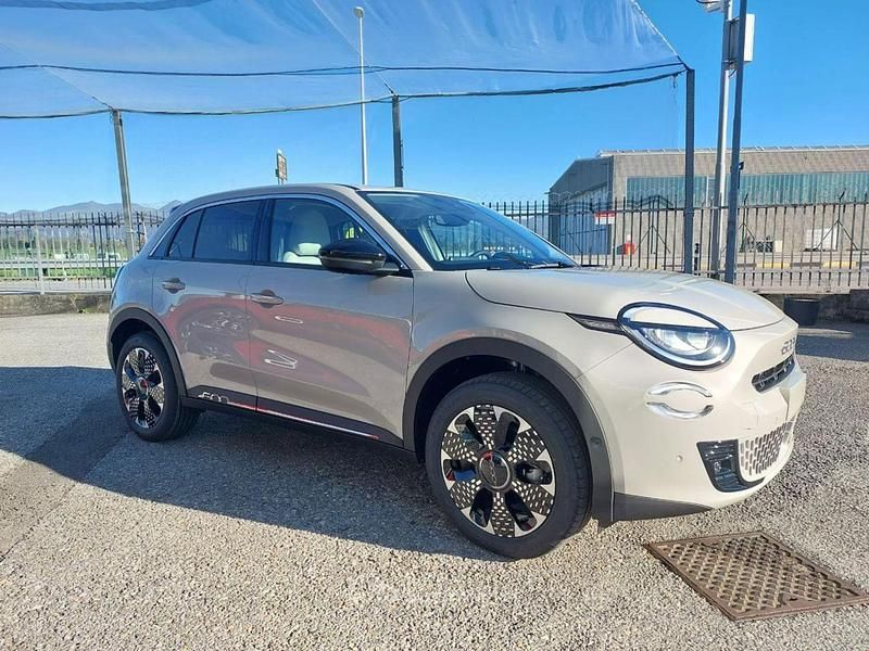 Nuova Fiat 600 La Prima 145 CV (106 kW) 2025 Beige SUV