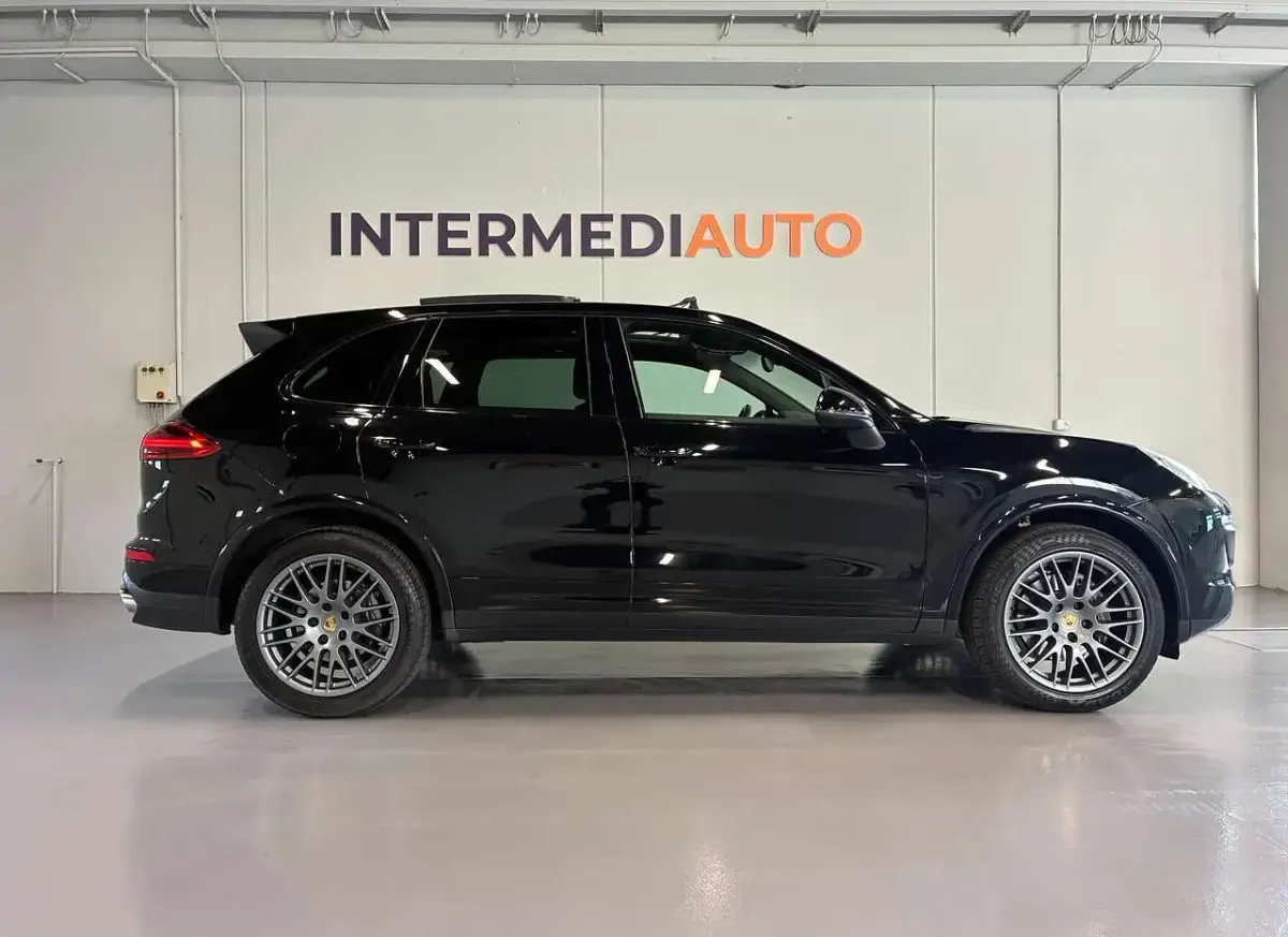 Usata Porsche Cayenne Platinum Edition 250 CV (183 kW) 2017 Nero SUV