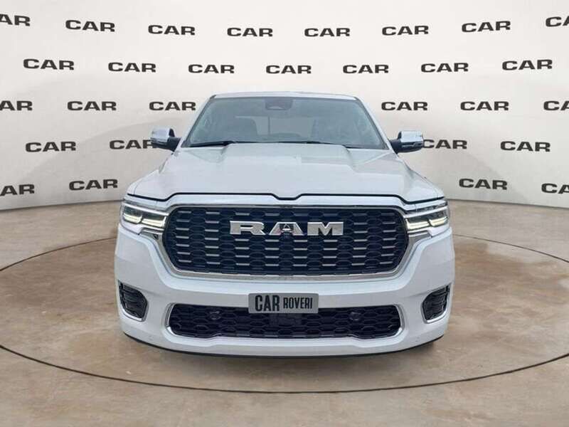 Usata Dodge Ram 540 CV (397 kW) 2024 Argento Pick-up