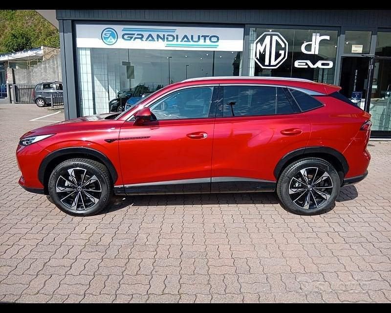 Nuova MG HS 2025 Rosso SUV