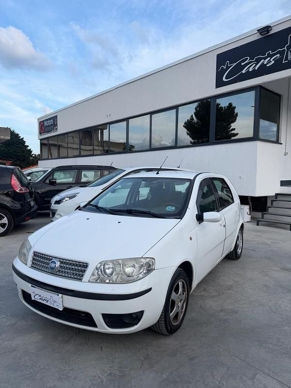 Usata Fiat Punto Classica 69 CV (50 kW) 2008 Bianco Utilitaria