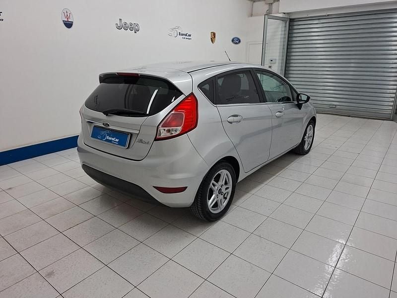 Usata Ford Fiesta Titanium 75 CV (55 kW) 2014 Argento Utilitaria
