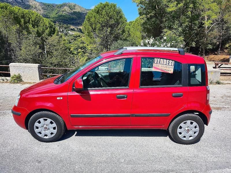 Rosso Usata 2012 Fiat Panda Dynamic Due volumi | 5200 € (Buon prezzo) - Immagine 1/4