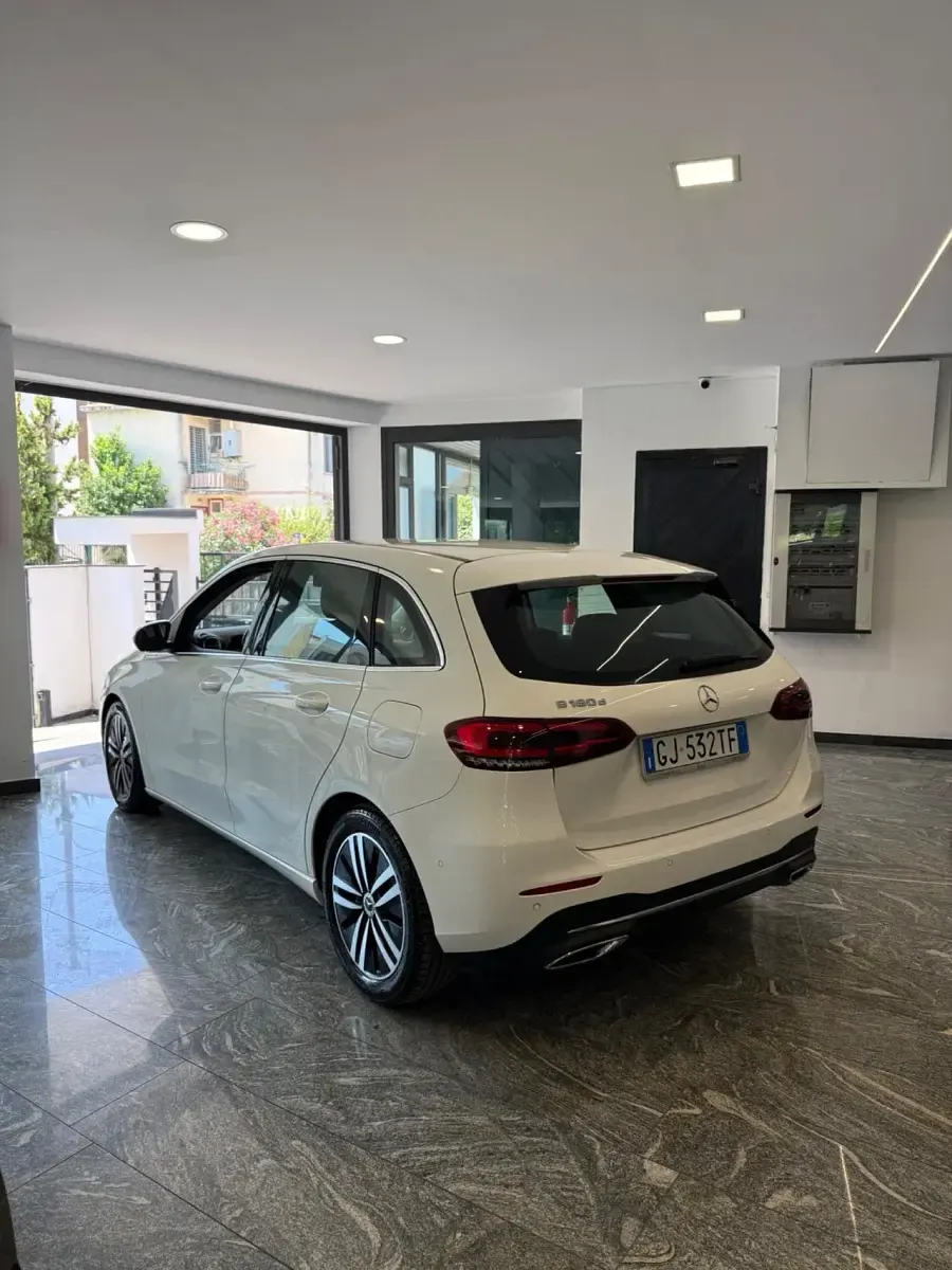 Usata Mercedes B180 116 CV (85 kW) 2022 Bianco Utilitaria