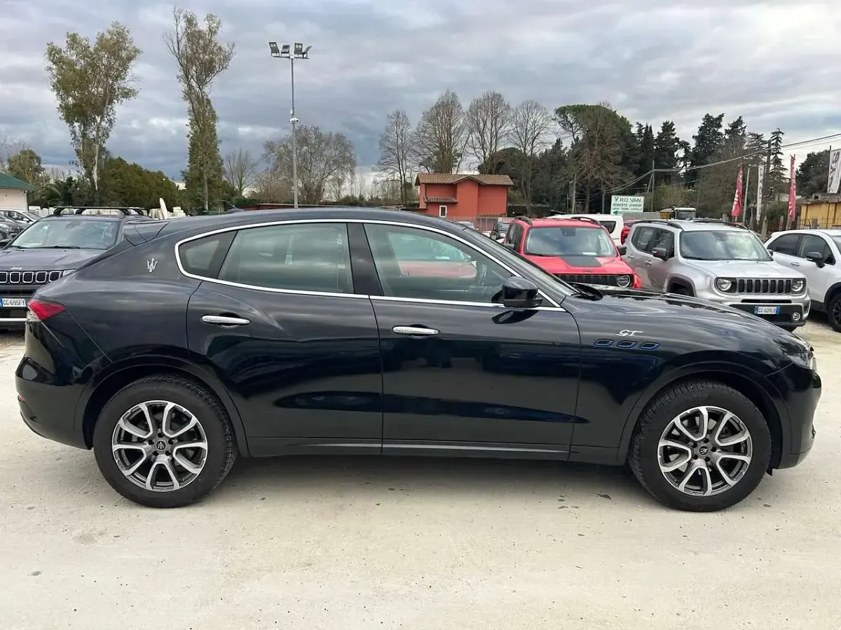 Usata Maserati Levante GT 330 CV (242 kW) 2022 Nero SUV
