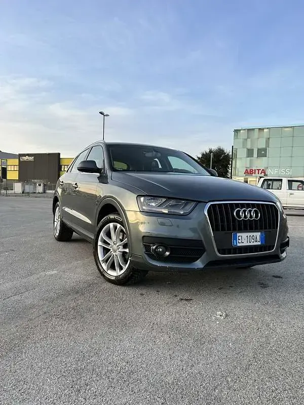 Usata Audi Q3 Advanced Plus 140 CV (102 kW) 2012 Grigio SUV