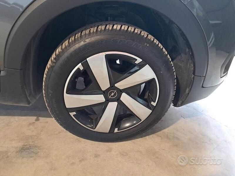 Usata Opel Crossland 110 CV (80 kW) 2023 Grigio SUV