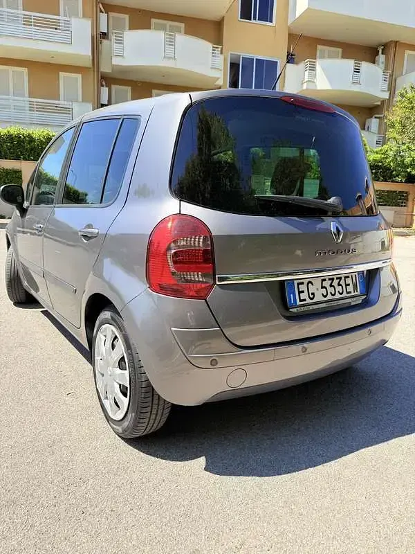 Usata Renault Modus Dynamique 75 CV (55 kW) 2011 Monovolume