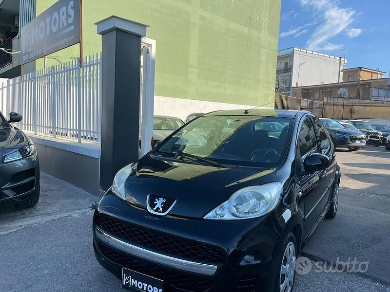 Usata Peugeot 107 68 CV (50 kW) 2010 Nero Utilitaria