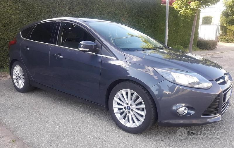 Usata Ford Focus Titanium 115 CV (84 kW) 2011 Grigio Berlina