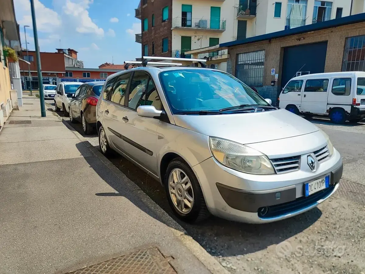 Usata Renault Grand Scénic II 130 CV (95 kW) 2006 Grigio Monovolume