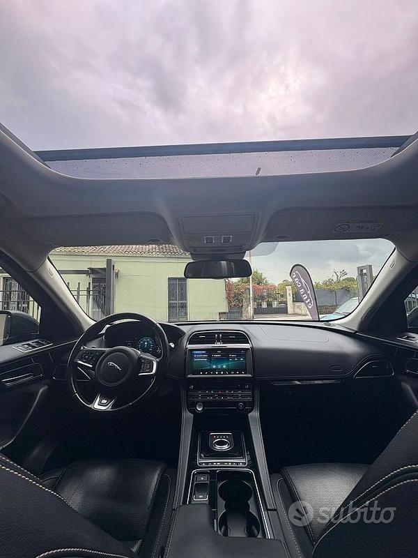 Usata Jaguar F-Pace 180 CV (132 kW) 2018 Nero SUV