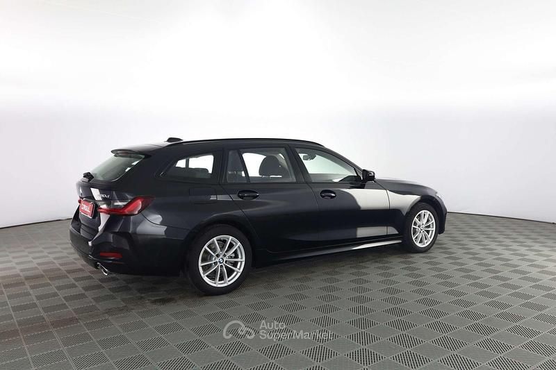 Usata BMW 320 Efficient Dynamics 190 CV (139 kW) 2023 Nero Station wagon