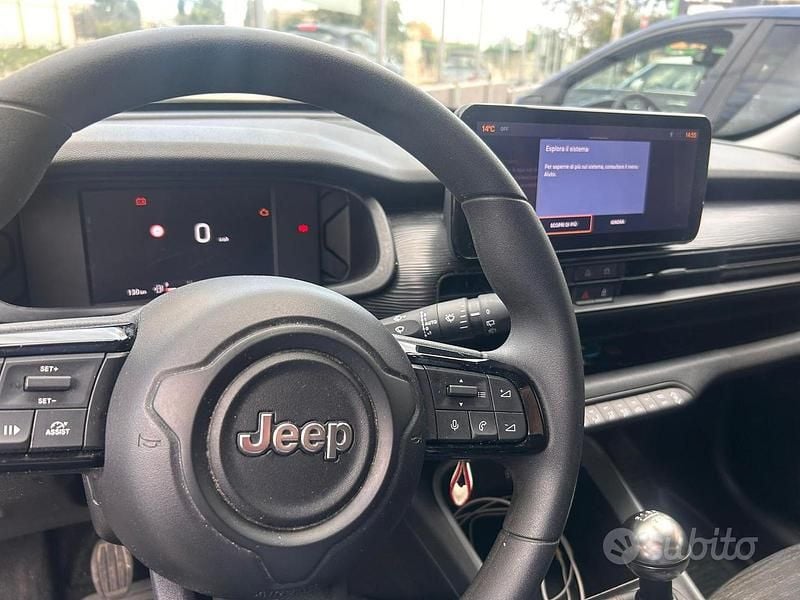 Usata Jeep Avenger 100 CV (73 kW) 2024 Grigio SUV