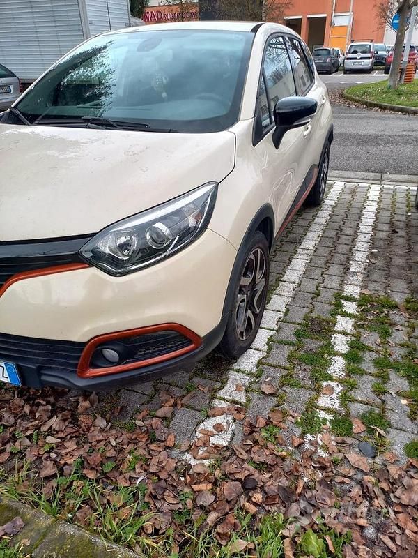 Usata Renault Captur 120 CV (88 kW) 2016 SUV
