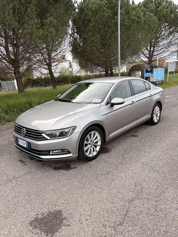 Usata VW Passat Executive 150 CV (110 kW) 2015 Berlina